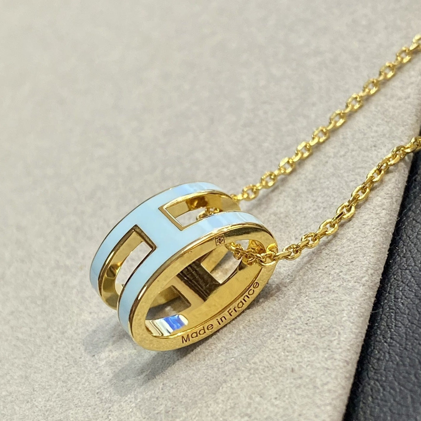 [Moco]POP H LIGHT BLUE NECKLACE