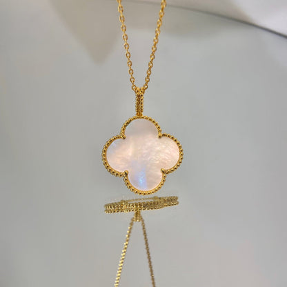 [Moco]CLOVER 25MM MOP LARGE PENDANT NECKLACE