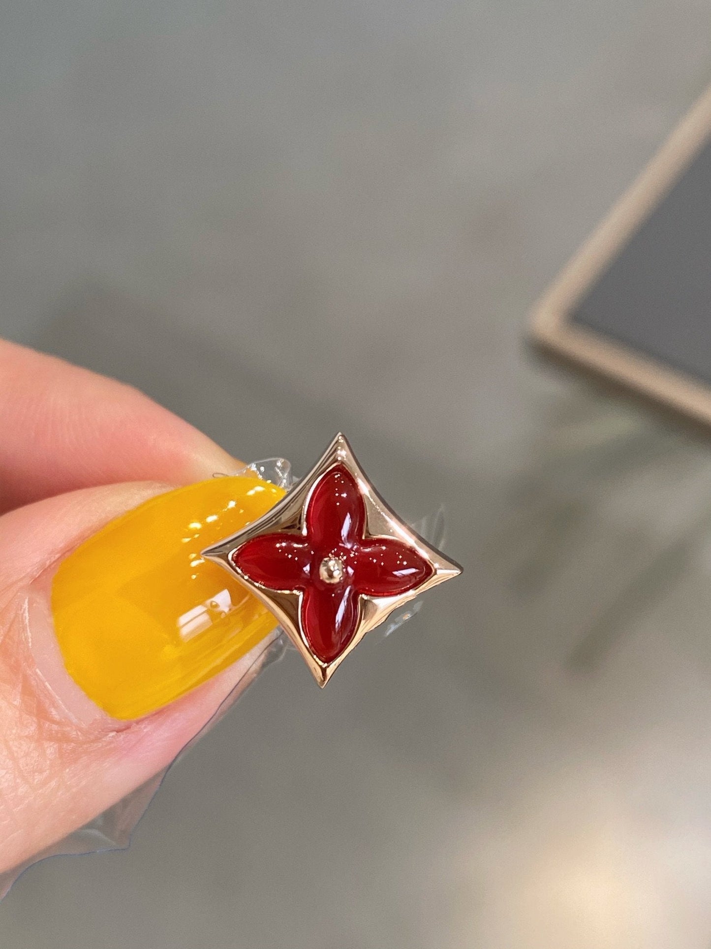 [Moco]STAR AND SUN PINK GOLD CARNELIAN STUD EARRINGS