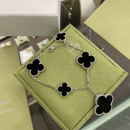 [Moco]CLOVER 5 MOTIFS SIVLER ONYX BRACELET