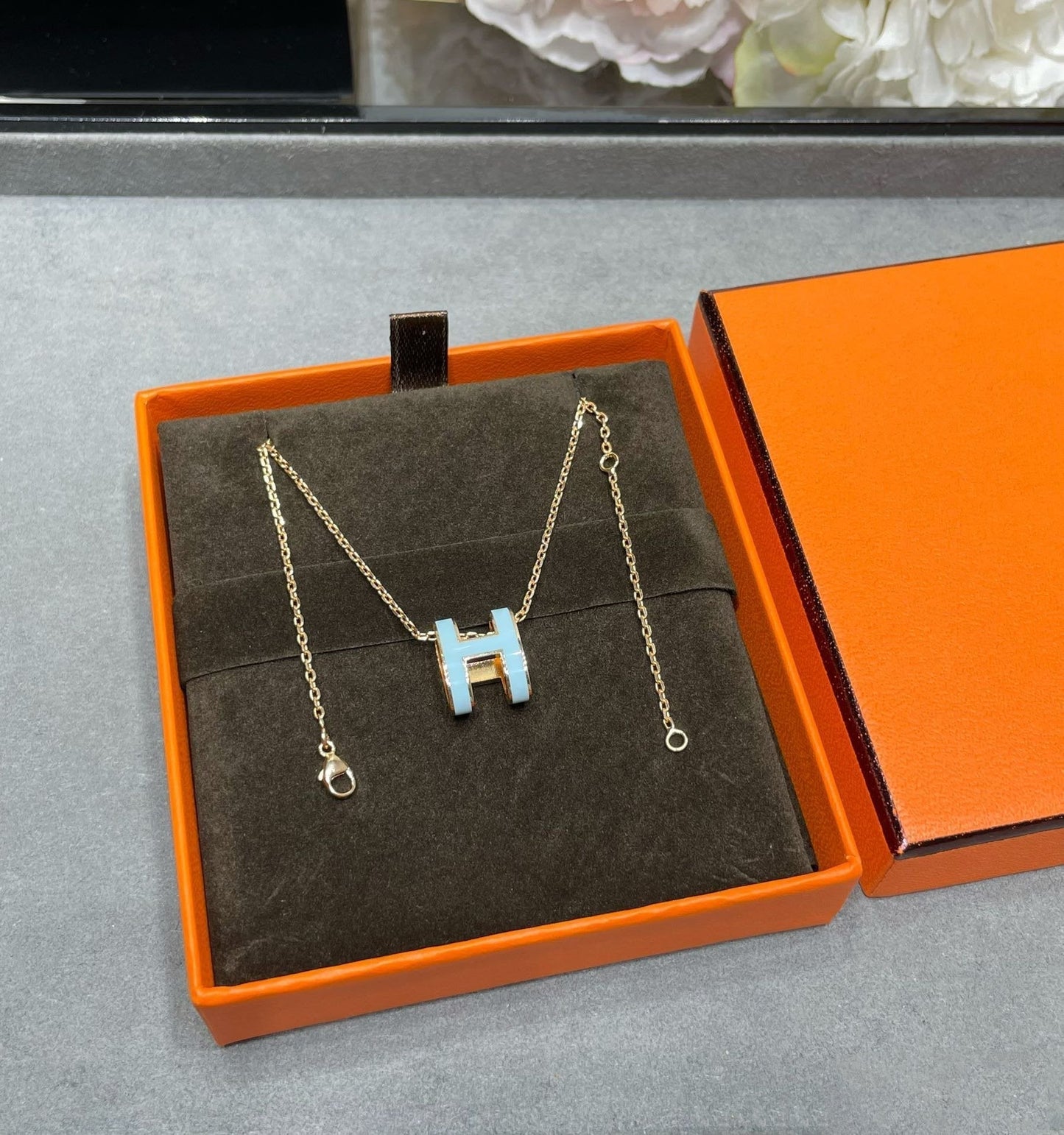 [Moco]POP H SKY BLUE NECKLACE