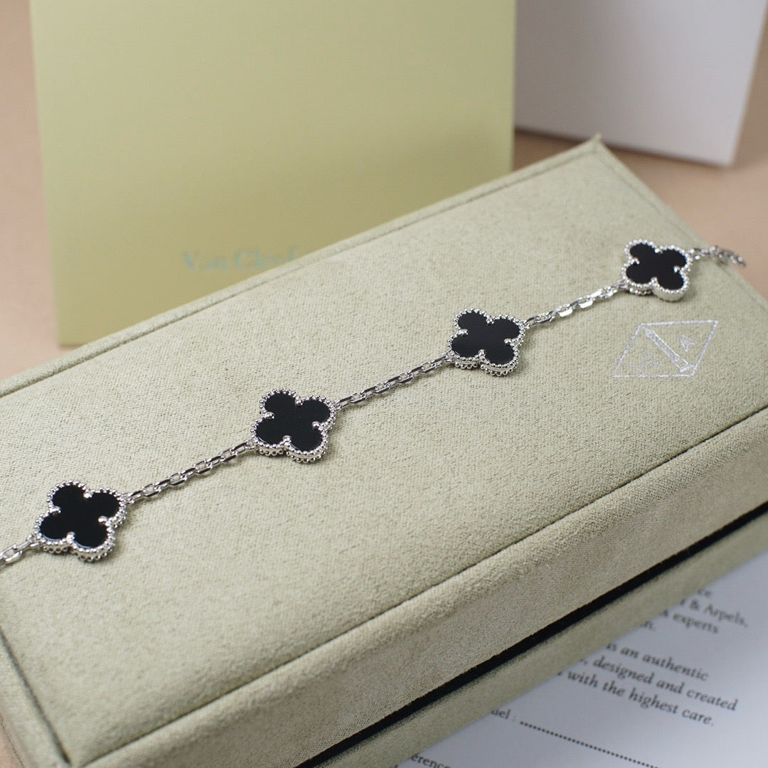 [Moco]CLOVER 5 MOTIF ONYXS  BRACELET SILVER