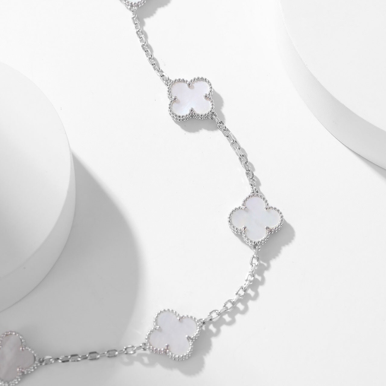 [ROYAL]CLOVERS THE 10-MOTIFS WHITE MOTHER OF PEARL NECKLACE