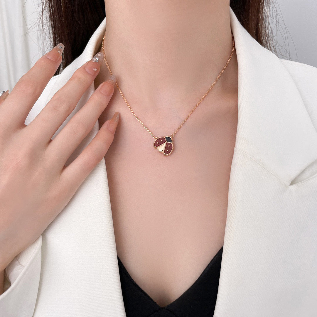 [Moco]LUCKY  CARNELIANS LADYBUG NECKLACE