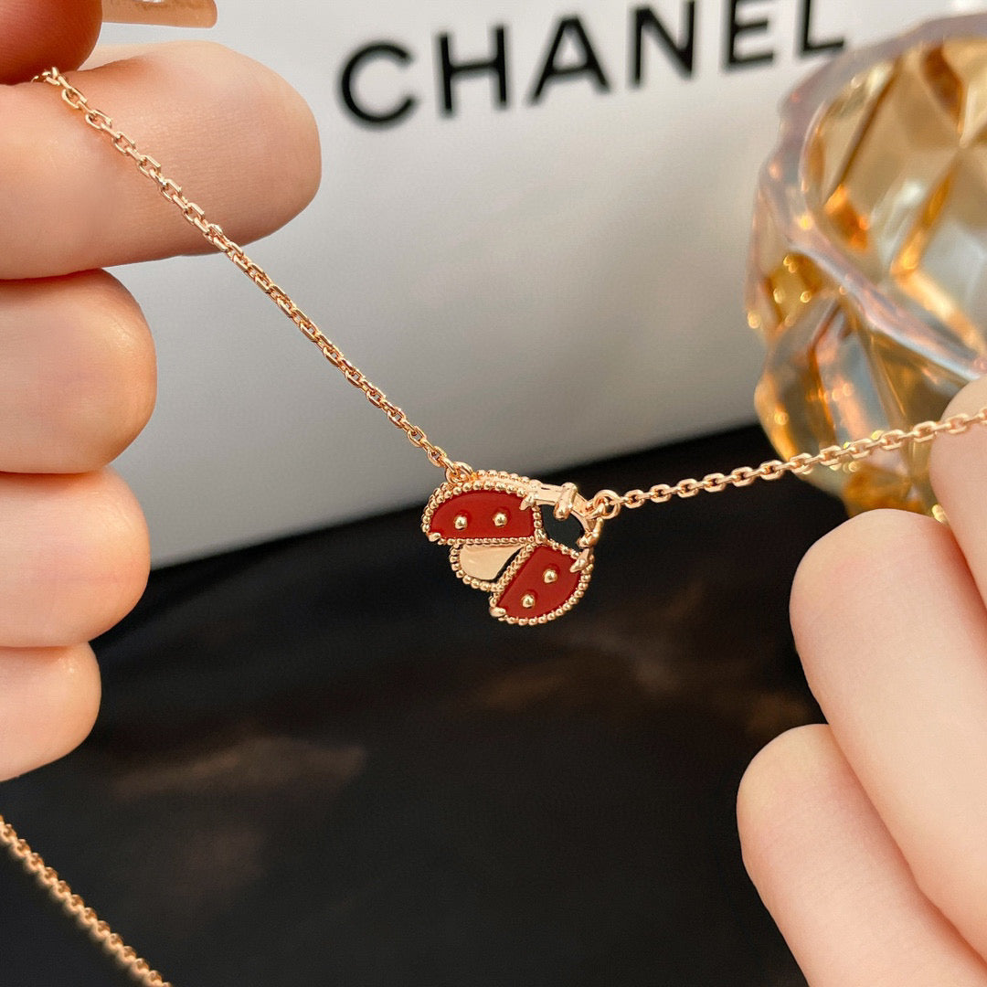 [Moco]LUCKY  CARNELIANS LADYBUG NECKLACE