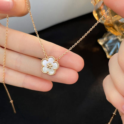 [Moco]LUCKY  WHITE MOP  PLUM BLOSSOM NECKLACE