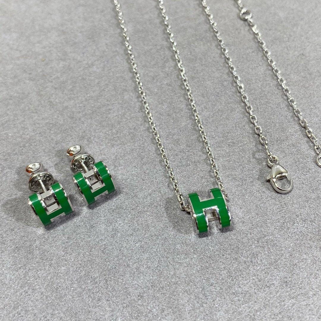 [Moco]POP H GREEN NECKLACE SILVER AND GOLD