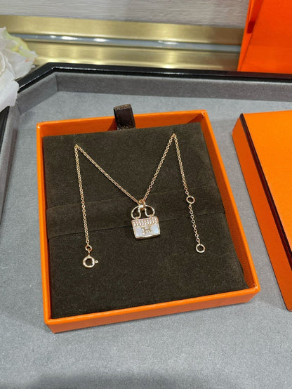 [Moco]H CIRCE MOISSANITE PENDANT NECKLACE GOLD