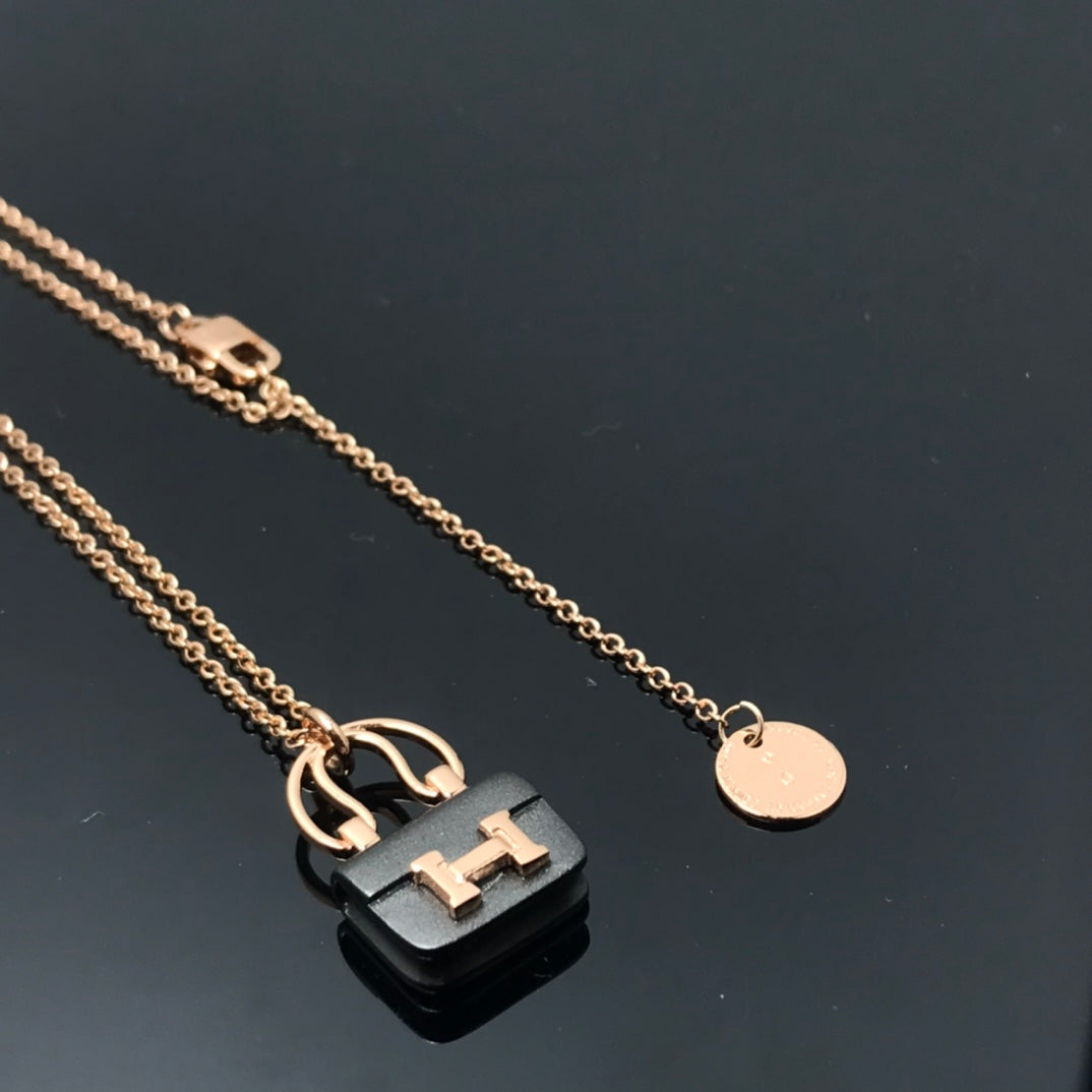 [Moco]WOMEN'S HM AMULETTES CONSTANCE PENDANT NECKLACE