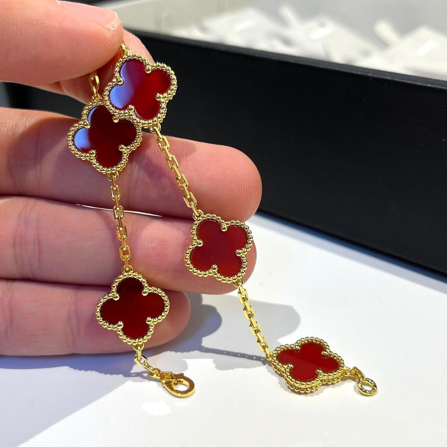 [Moco]CLOVER 5 MOTIFS RED AGATE  BRACELET