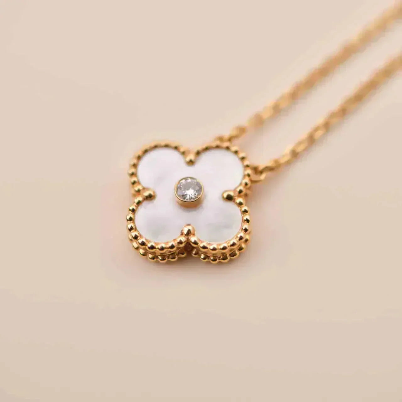 [Moco]CLOVER 15MM DIAMOND WHITE FRITILLARIA NECKLACE